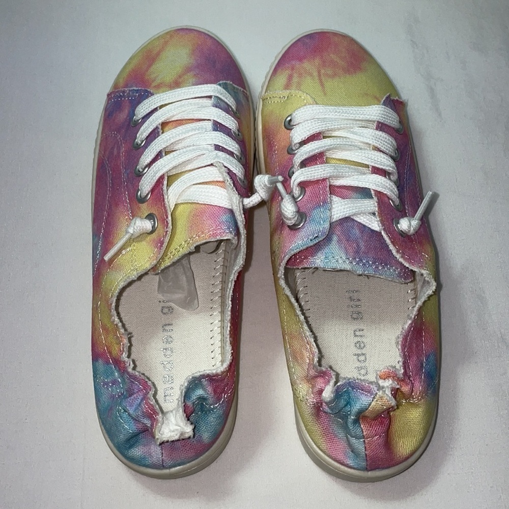New Women’s Madden Girl Tie Dye Lace Up Slip On Sneakers - Picture 6 of 13